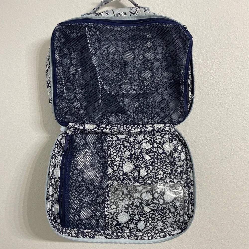 VERA BRADLEY Perennials Gray Deluxe Travel Organizer Cosmetic Makeup Compartment